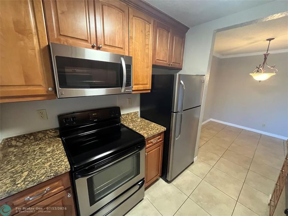 For Rent: $2,000 (2 beds, 2 baths, 1000 Square Feet)