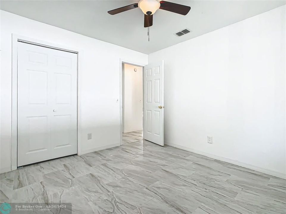 For Sale: $370,000 (3 beds, 2 baths, 1336 Square Feet)