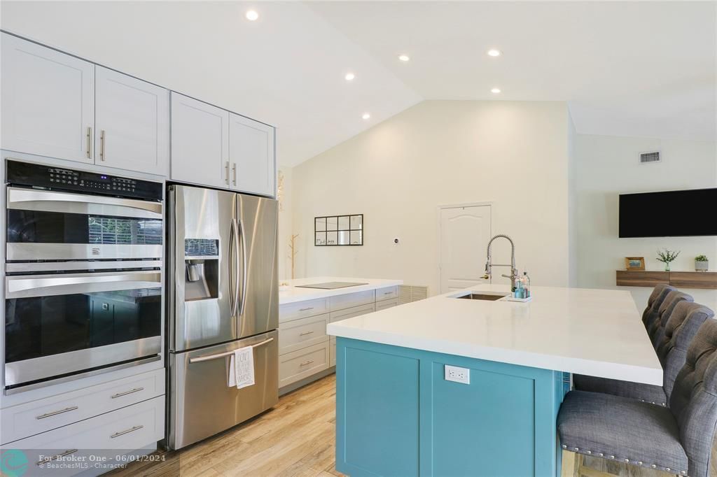 Active With Contract: $875,000 (3 beds, 2 baths, 1798 Square Feet)