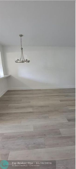 For Rent: $1,700 (1 beds, 1 baths, 660 Square Feet)