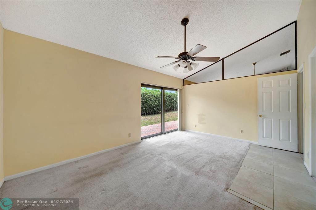 Active With Contract: $425,000 (3 beds, 2 baths, 1543 Square Feet)