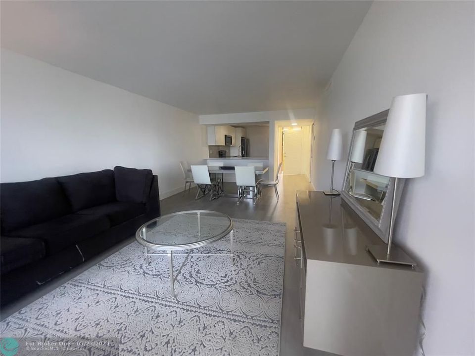 For Sale: $239,994 (2 beds, 2 baths, 990 Square Feet)