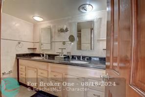 For Rent: $2,100 (2 beds, 2 baths, 1150 Square Feet)