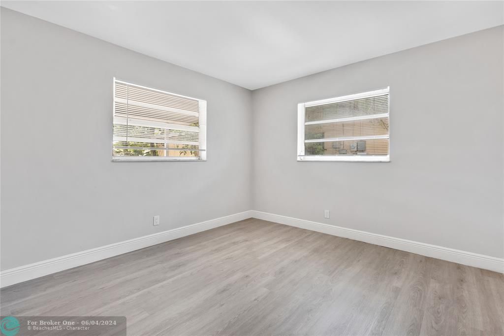 For Sale: $450,000 (4 beds, 2 baths, 1768 Square Feet)