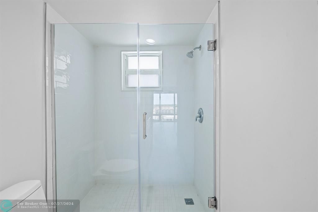 For Rent: $2,750 (2 beds, 2 baths, 1210 Square Feet)