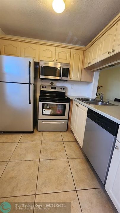 For Sale: $110,000 (1 beds, 1 baths, 750 Square Feet)