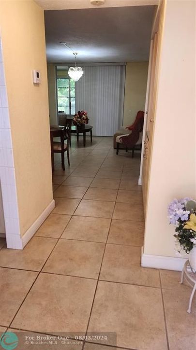 Active With Contract: $110,000 (1 beds, 1 baths, 750 Square Feet)