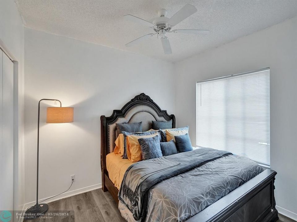 For Sale: $349,000 (3 beds, 2 baths, 1199 Square Feet)