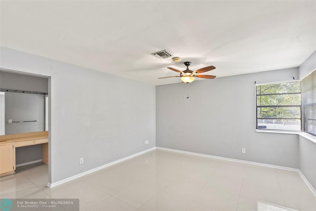 For Sale: $355,000 (2 beds, 2 baths, 1570 Square Feet)