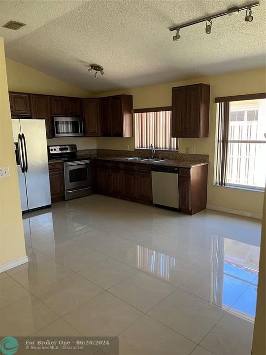 For Rent: $3,900 (4 beds, 2 baths, 1768 Square Feet)