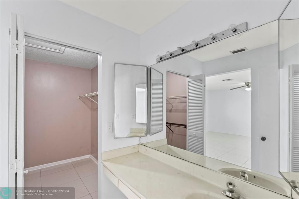 В аренду: $2,800 (2 спален, 2 ванн, 1570 Квадратных фут)
