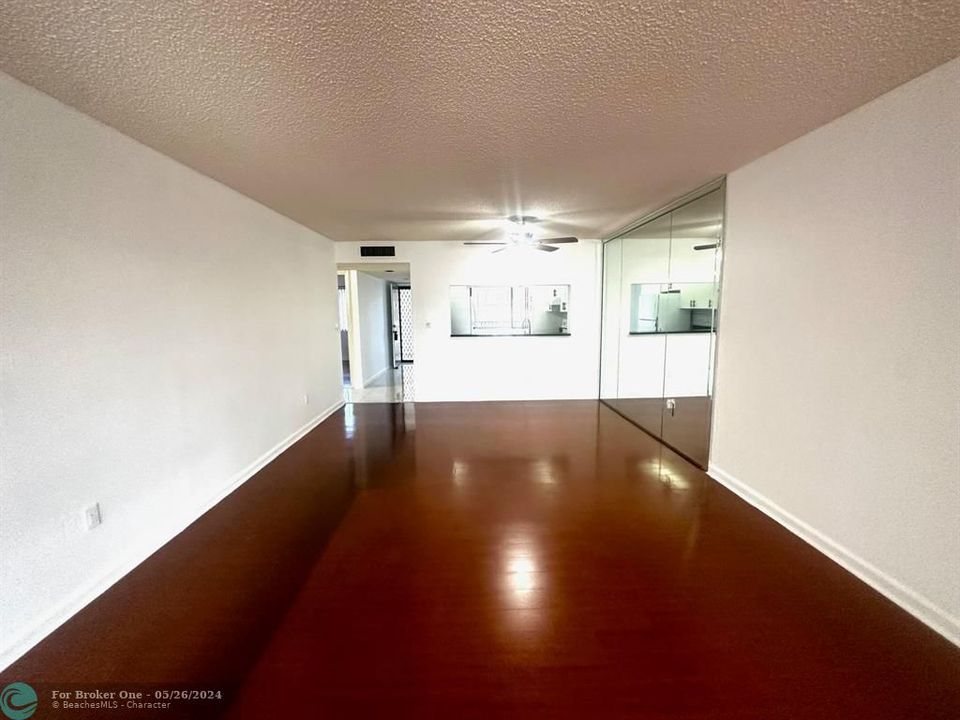 For Rent: $2,300 (2 beds, 2 baths, 1222 Square Feet)