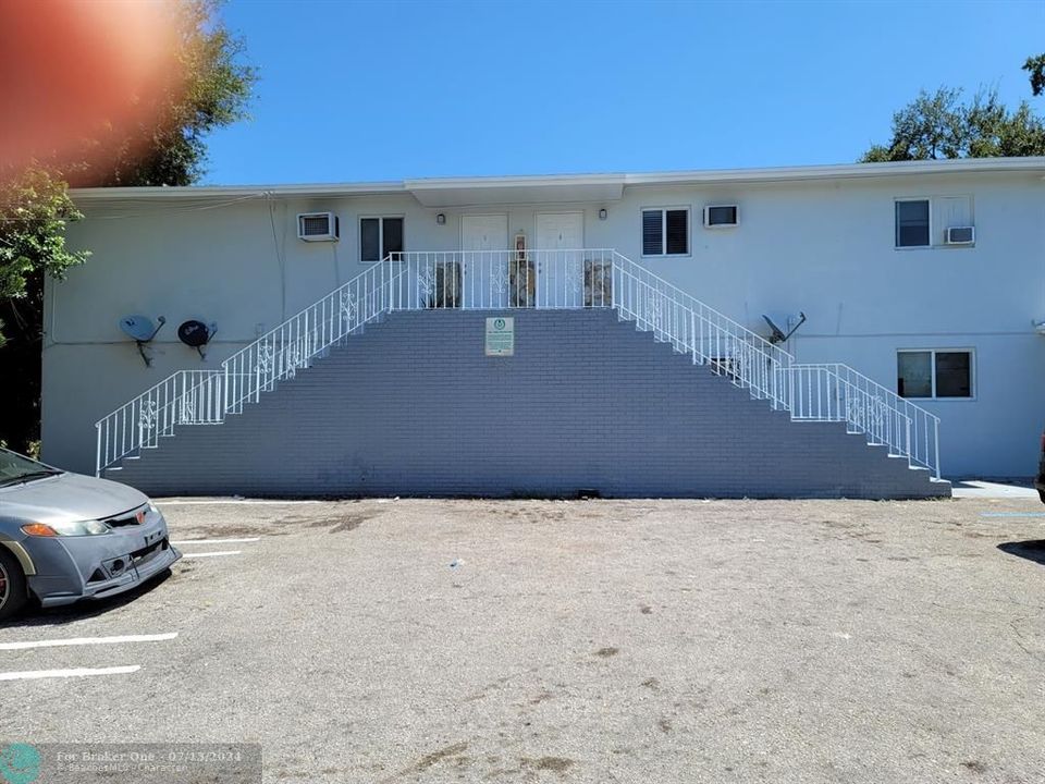 For Sale: $1,850 (2 beds, 1 baths, 1200 Square Feet)