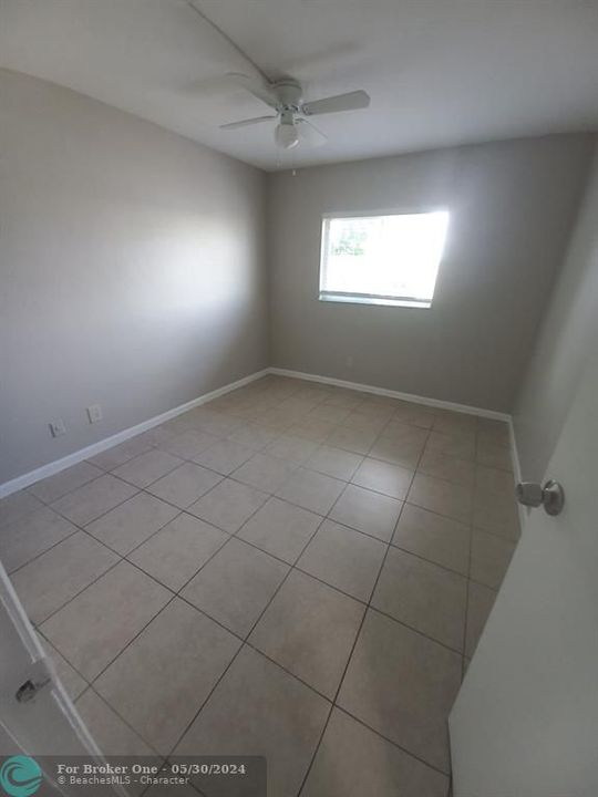 For Sale: $2,400 (3 beds, 1 baths, 1200 Square Feet)