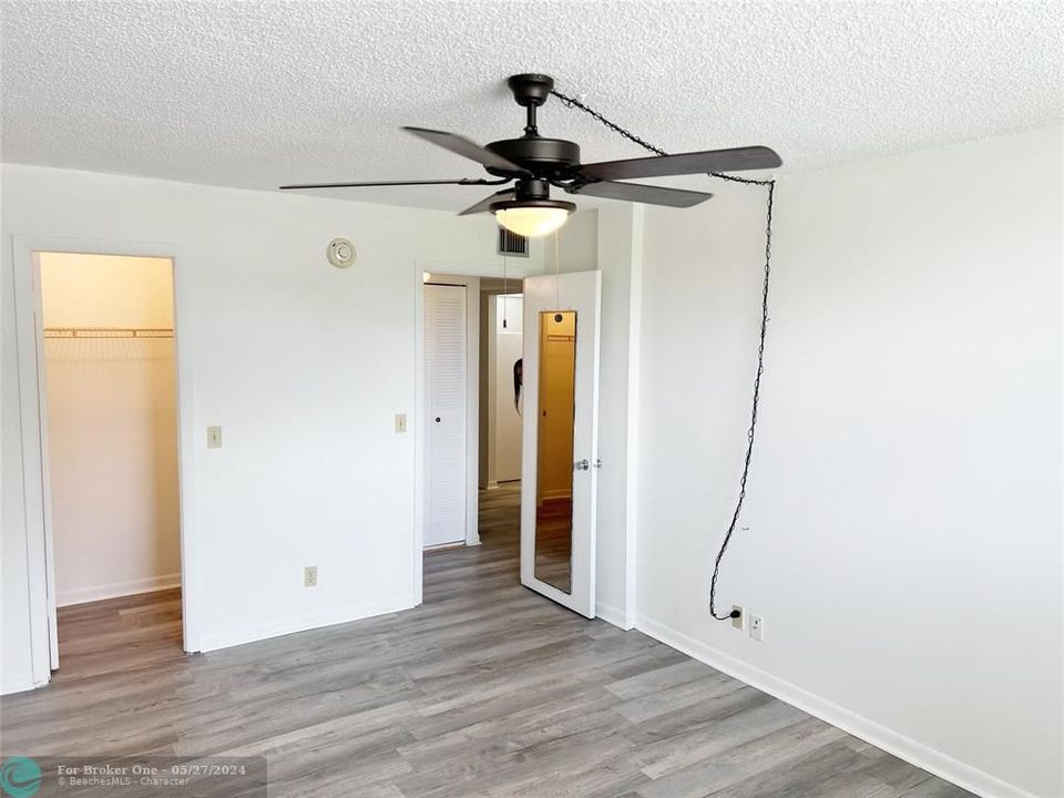 For Rent: $1,550 (1 beds, 1 baths, 704 Square Feet)
