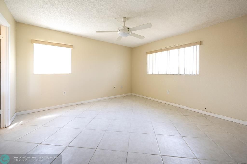 For Sale: $179,900 (2 beds, 2 baths, 850 Square Feet)