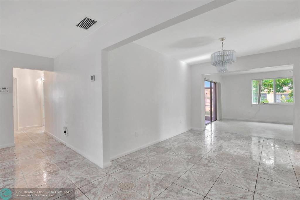 For Sale: $629,000 (3 beds, 2 baths, 1578 Square Feet)