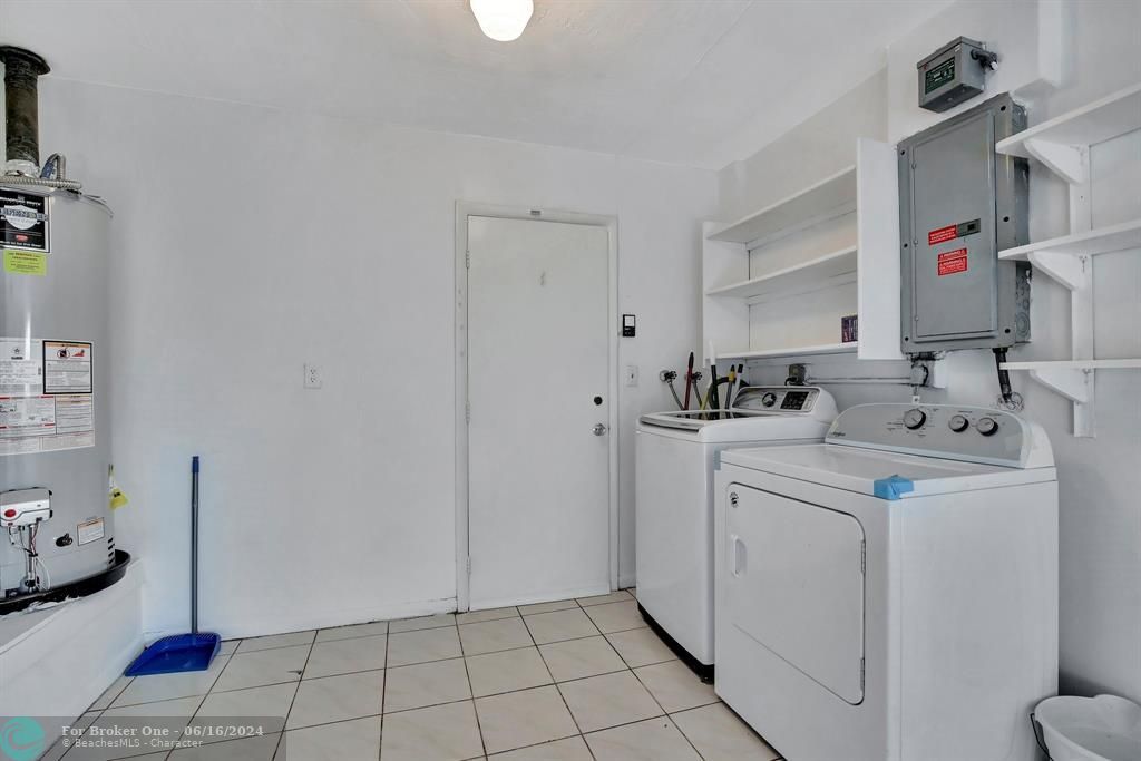 For Sale: $629,000 (3 beds, 2 baths, 1578 Square Feet)
