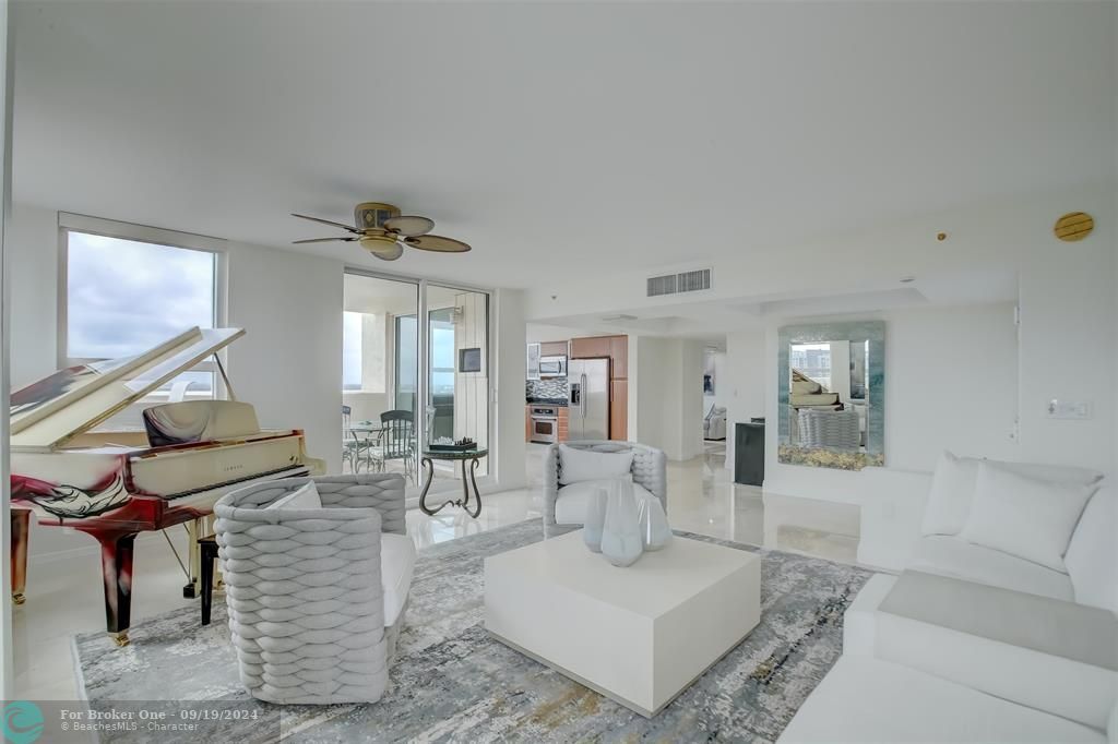 Active With Contract: $1,195,000 (3 beds, 2 baths, 2122 Square Feet)