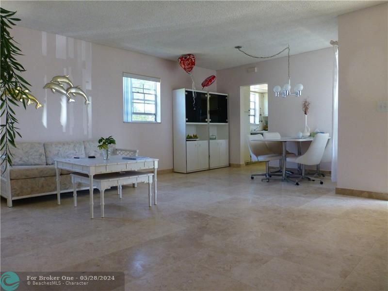 For Sale: $209,000 (2 beds, 2 baths, 960 Square Feet)
