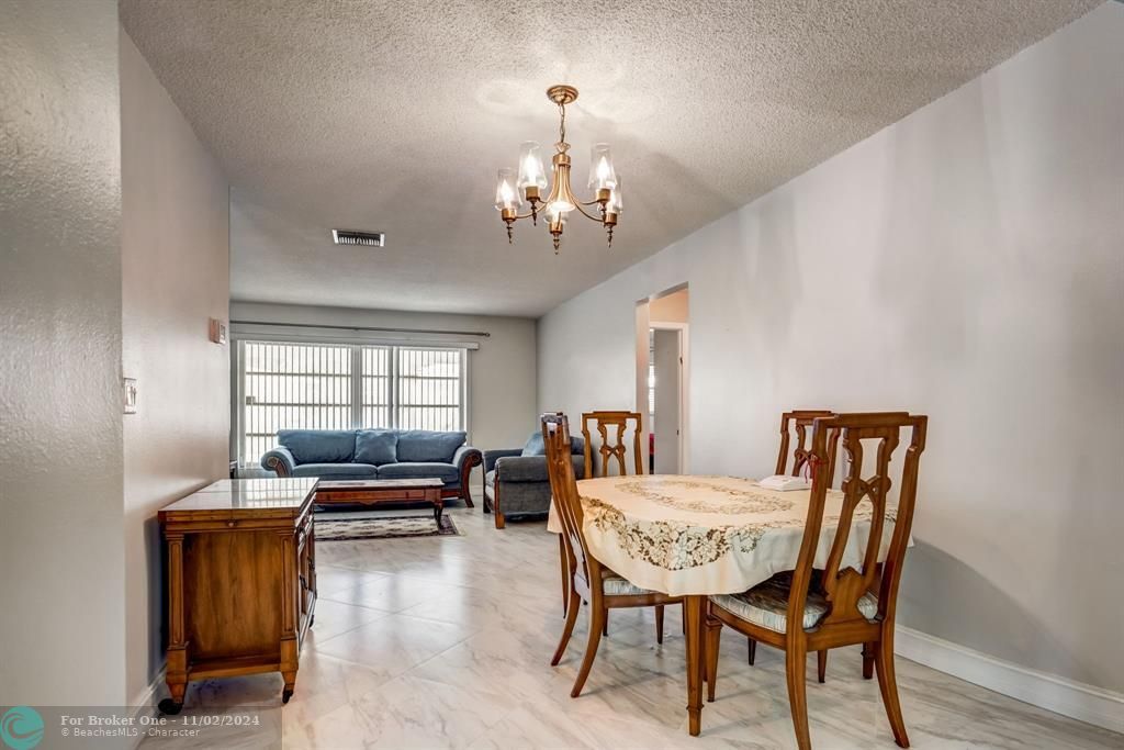 For Sale: $366,000 (2 beds, 2 baths, 1612 Square Feet)