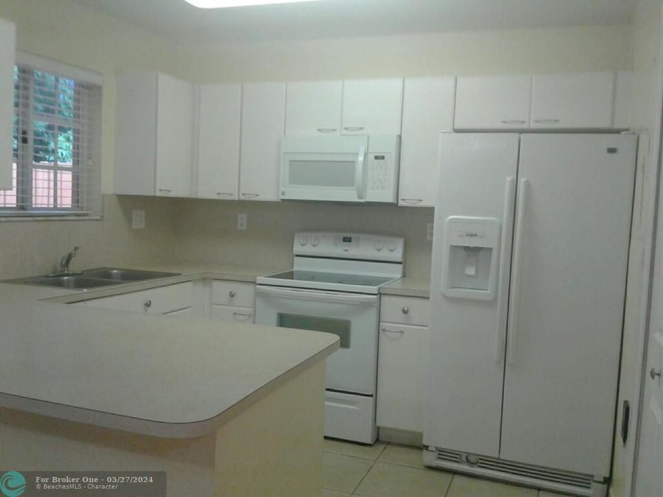 For Rent: $2,800 (3 beds, 2 baths, 1188 Square Feet)