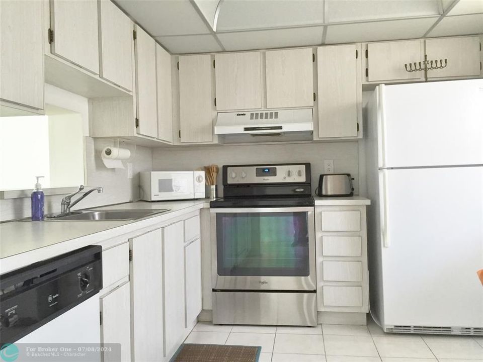 For Rent: $1,995 (2 beds, 2 baths, 1190 Square Feet)