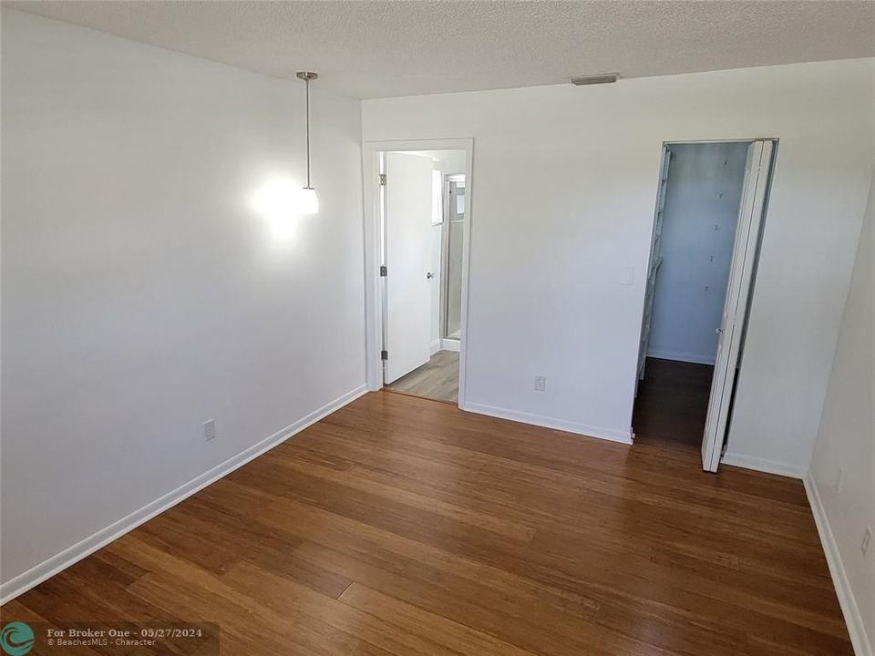 For Rent: $2,300 (2 beds, 2 baths, 900 Square Feet)