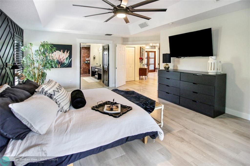 Active With Contract: $1,250,000 (4 beds, 3 baths, 2659 Square Feet)