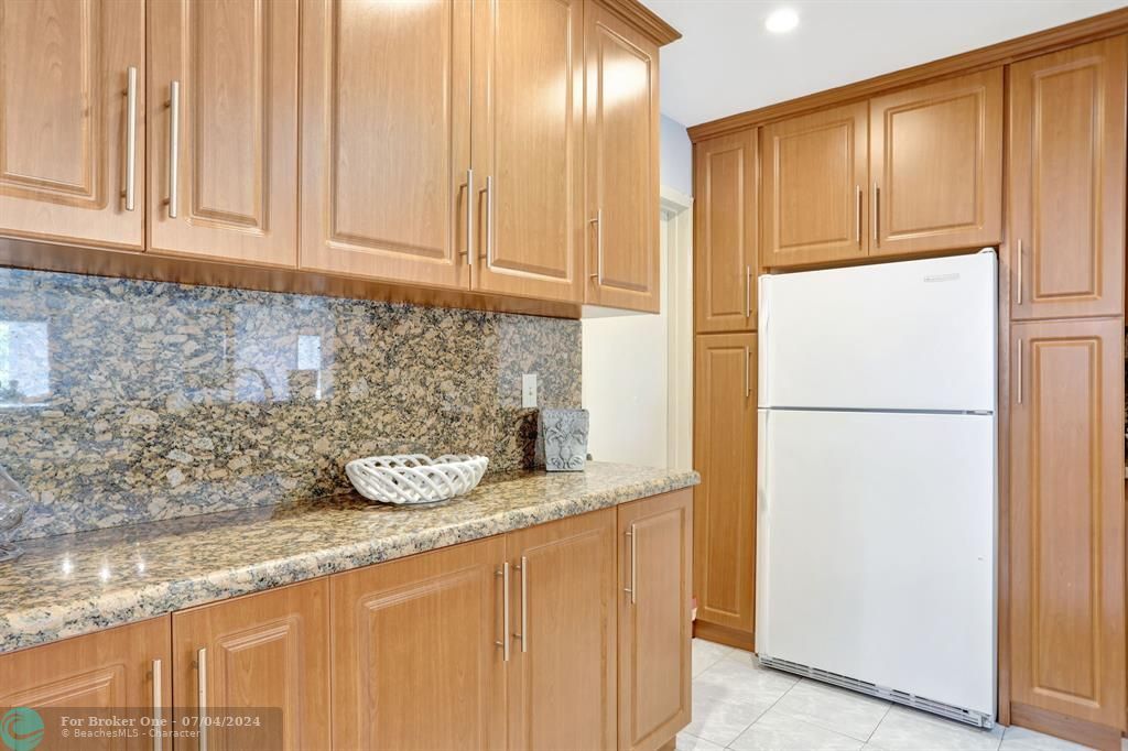 For Sale: $174,000 (2 beds, 2 baths, 1185 Square Feet)