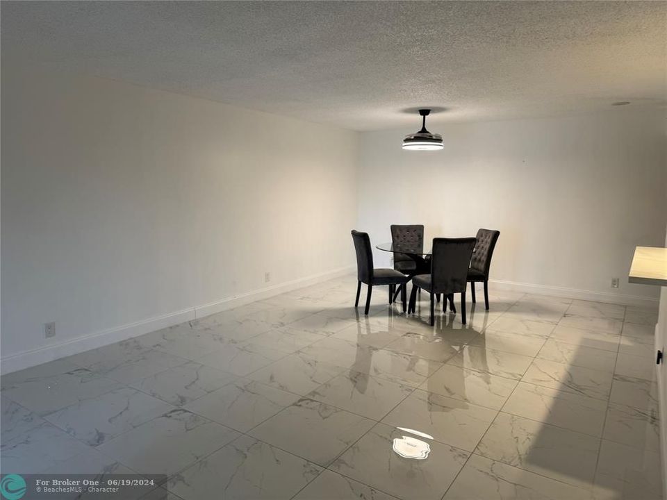 For Rent: $2,350 (2 beds, 2 baths, 1260 Square Feet)