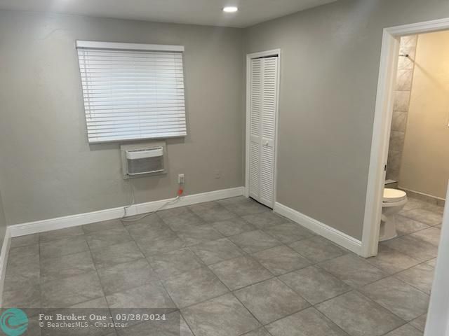 For Sale: $2,100 (2 beds, 1 baths, 700 Square Feet)