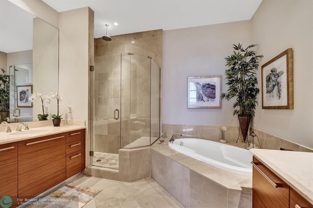 合同活跃: $10,000 (2 贝兹, 2 浴室, 1494 平方英尺)