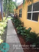 Active With Contract: $2,300 (2 beds, 1 baths, 800 Square Feet)