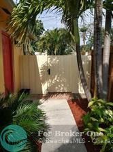 Active With Contract: $2,300 (2 beds, 1 baths, 800 Square Feet)