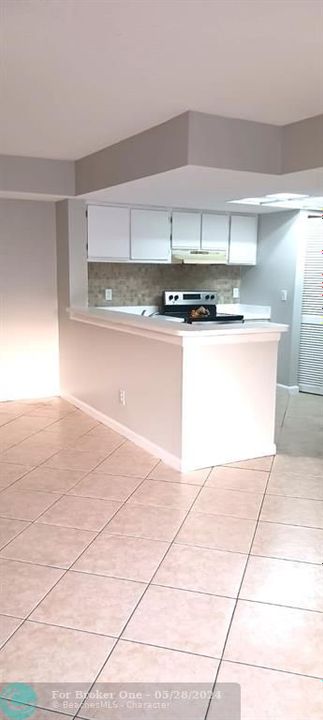 For Rent: $2,100 (2 beds, 2 baths, 986 Square Feet)