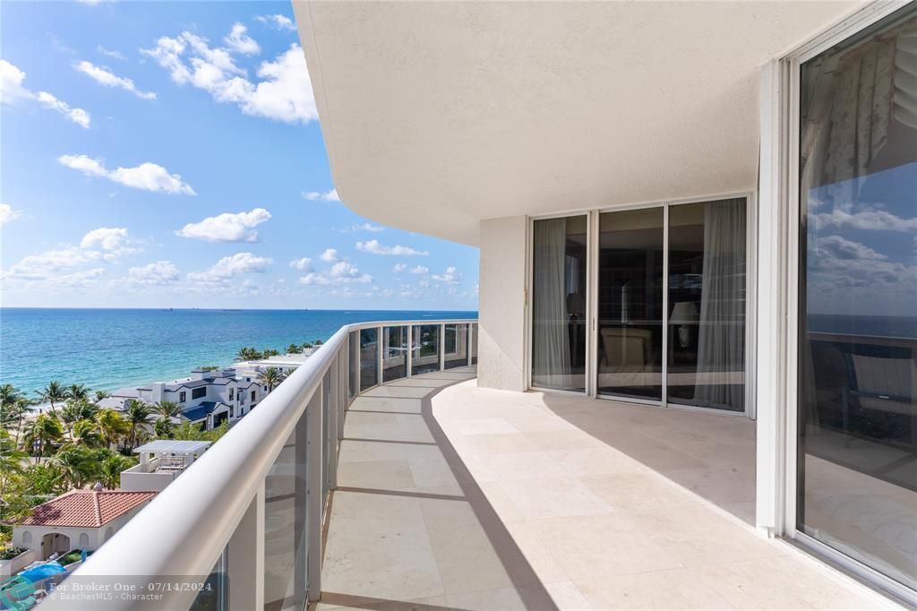 Active With Contract: $2,500,000 (3 beds, 3 baths, 2762 Square Feet)