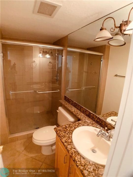 В аренду: $2,600 (2 спален, 2 ванн, 960 Квадратных фут)