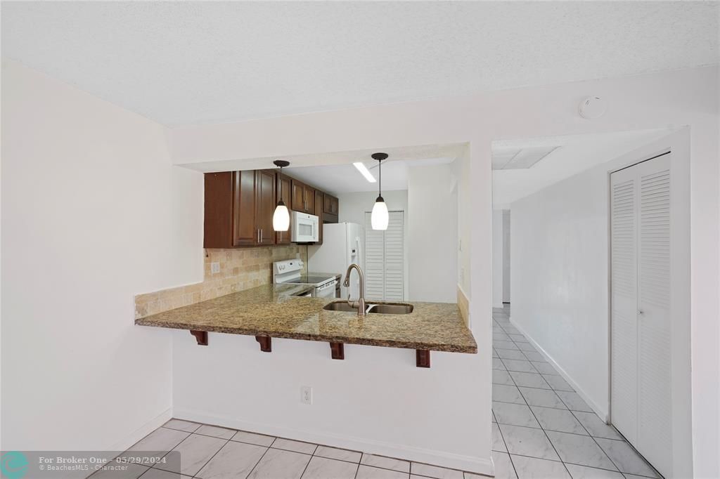 For Sale: $439,900 (3 beds, 2 baths, 1299 Square Feet)