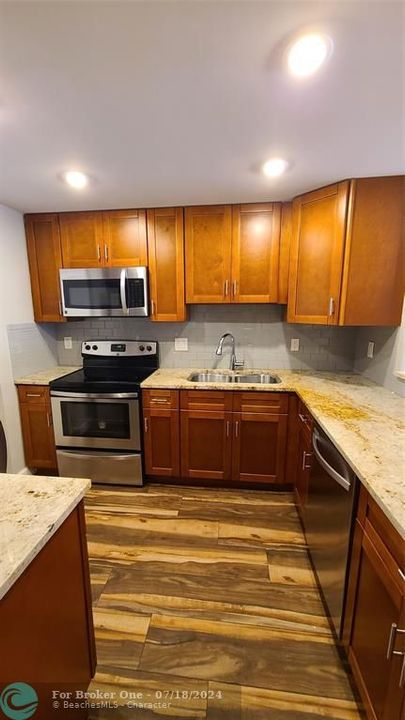 For Rent: $2,249 (2 beds, 2 baths, 1100 Square Feet)