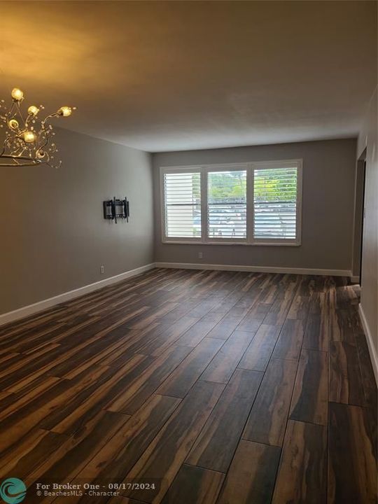 For Rent: $2,249 (2 beds, 2 baths, 1100 Square Feet)