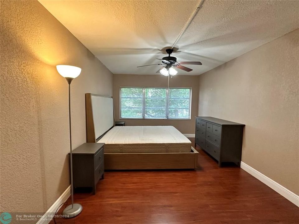 For Rent: $2,300 (2 beds, 2 baths, 1200 Square Feet)