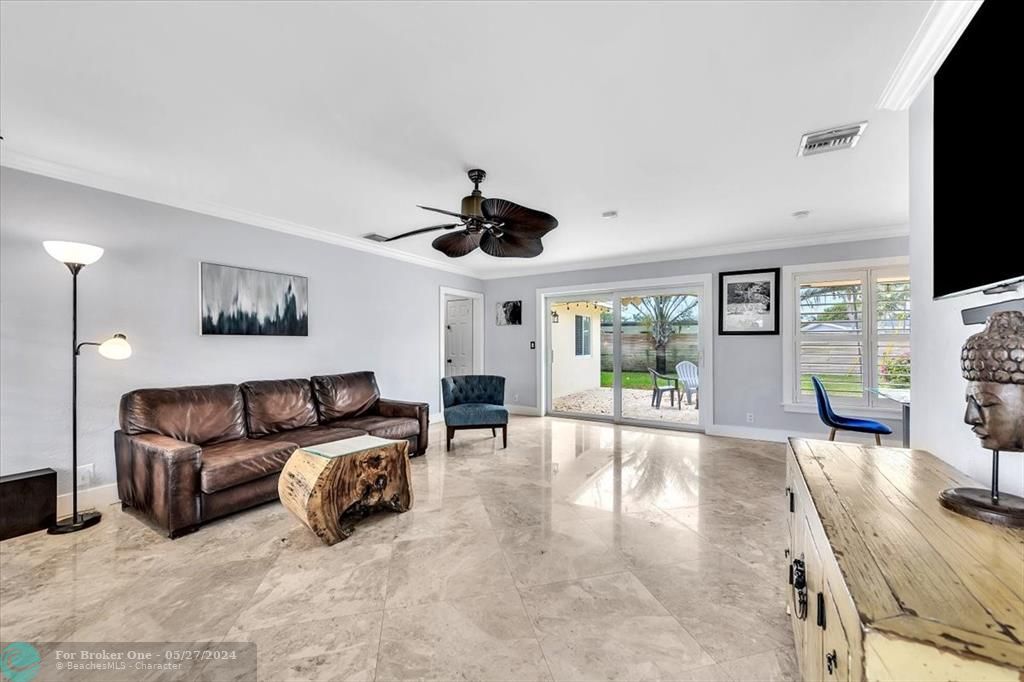 Active With Contract: $679,000 (3 beds, 2 baths, 1524 Square Feet)