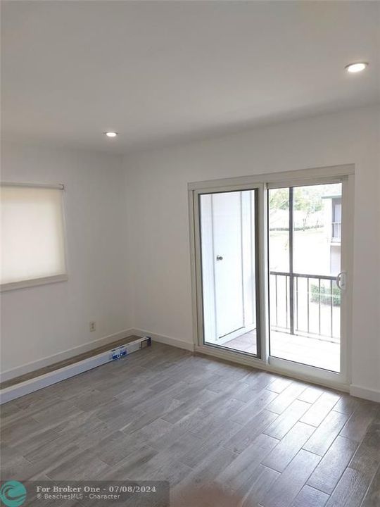 For Rent: $2,000 (2 beds, 1 baths, 825 Square Feet)