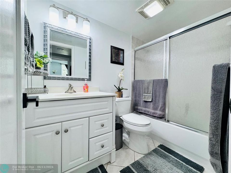 For Sale: $247,000 (2 beds, 2 baths, 1170 Square Feet)