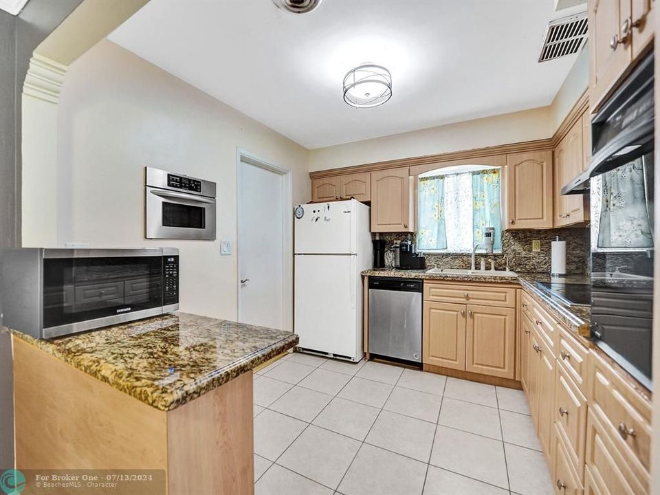 For Sale: $660,000 (3 beds, 2 baths, 1608 Square Feet)