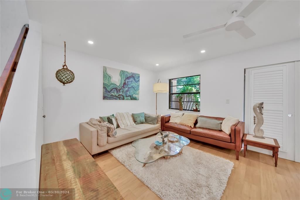 For Sale: $495,000 (4 beds, 2 baths, 1401 Square Feet)