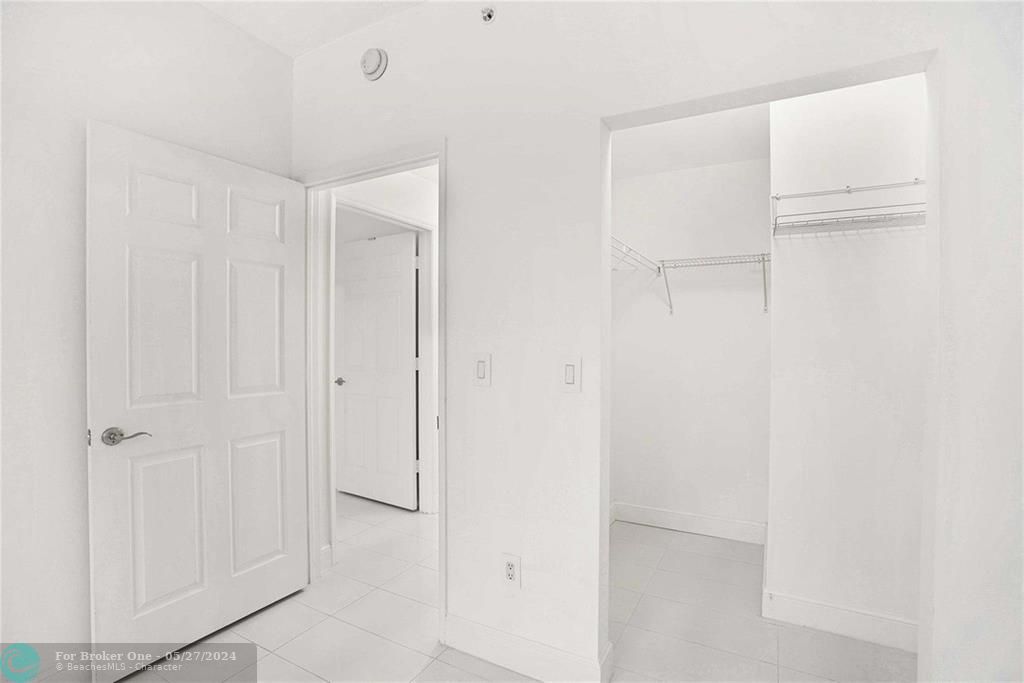 For Rent: $3,000 (2 beds, 2 baths, 1072 Square Feet)