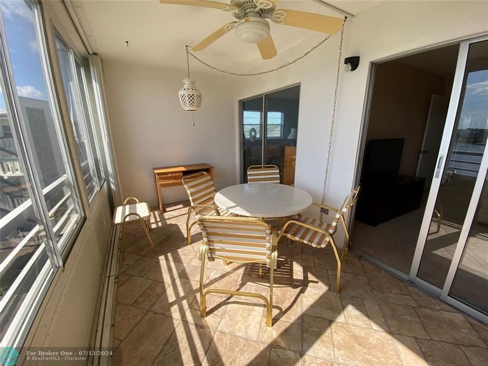 For Sale: $197,000 (2 beds, 2 baths, 983 Square Feet)