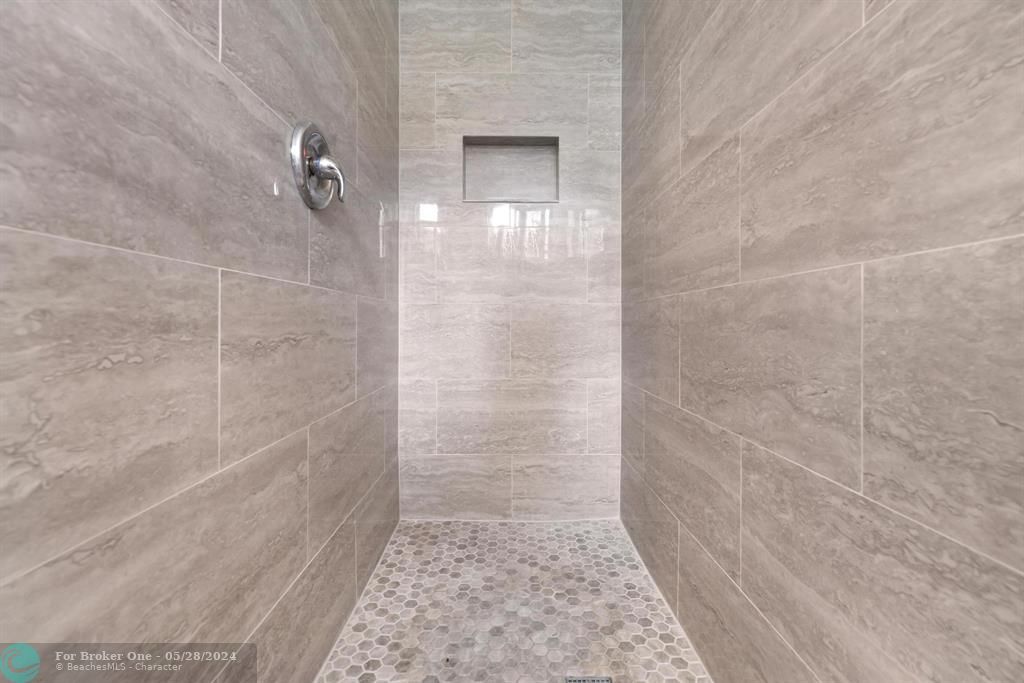 待售: $599,000 (3 贝兹, 2 浴室, 1647 平方英尺)